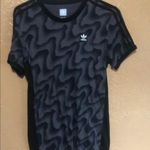 Adidas tee
